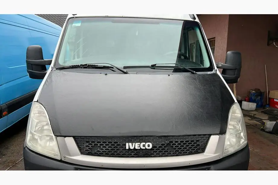Iveco Daily 2006–2014 Motorkaphoes (opschrift Daily) Foto 1