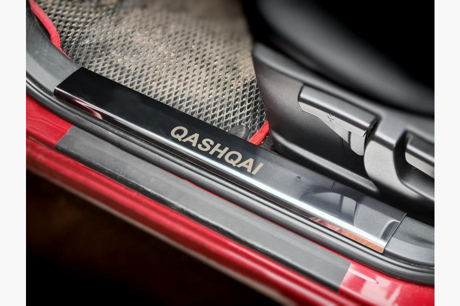 Nissan Qashqai 2007–2010 RVS instaplijsten op kunststof (4-delig) Image