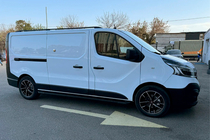 Nissan NV300/Primastar 2016– Allmond Black zijtreden (2 st., aluminium) foto 5