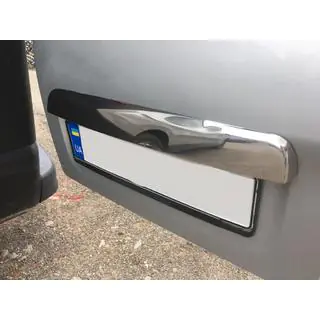 RVS sierstrip boven kentekenplaat foto 4