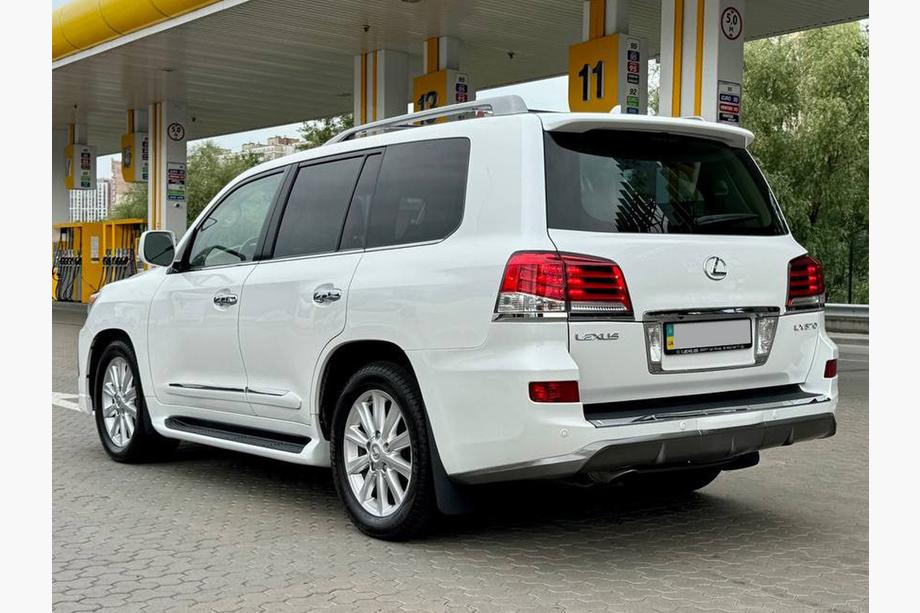 Lexus LX570/450d 2008–2022 Auto facelift ombouwset 2008-2012 naar 2012-2016 F-Sport Foto 23