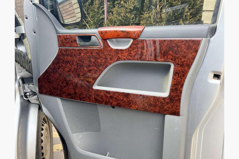 Volkswagen T5 Transporter 2003–2010 Sierlijsten voor deurpanelen (Turkije) Pianozwart Foto 2