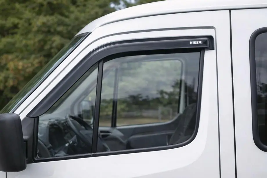 Volkswagen LT 1995–2006 Raamwindschermen (2 stuks, Niken) Image