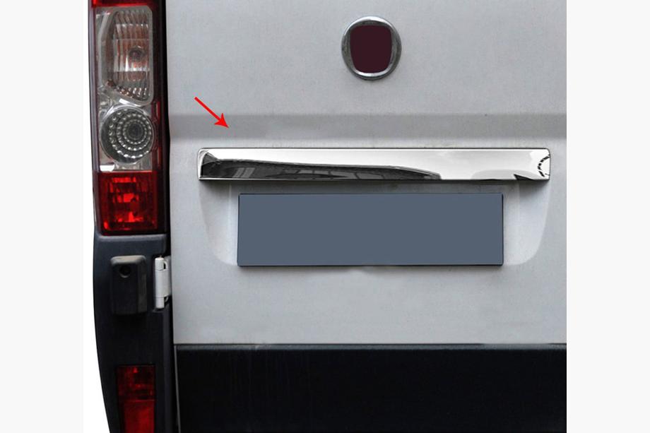 Peugeot Boxer 2006–2025 Chromen strip boven kenteken (RVS) Image