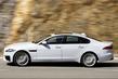Premium sedan Jaguar XF van de tweede generatie foto 4