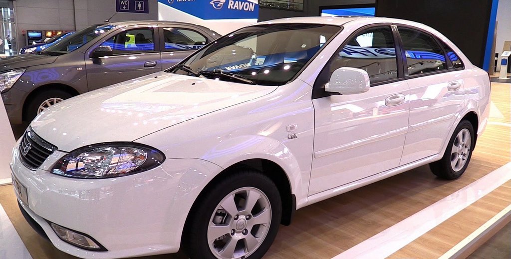 Review van de compacte sedan Ravon Gentra