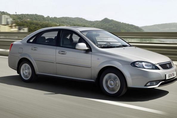 Review van de compacte sedan Ravon Gentra