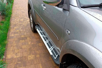 Mitsubishi Pajero Sport 2008–2015 Sunrise side steps (2 stuks, aluminium) foto 1