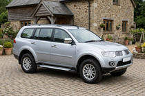 Mitsubishi Pajero Sport 2008–2015 Line side steps (set van 2, aluminium) foto 1