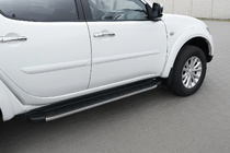 Mitsubishi Pajero Sport 2008–2015 Fullmond side steps (2 stuks, aluminium) foto 1