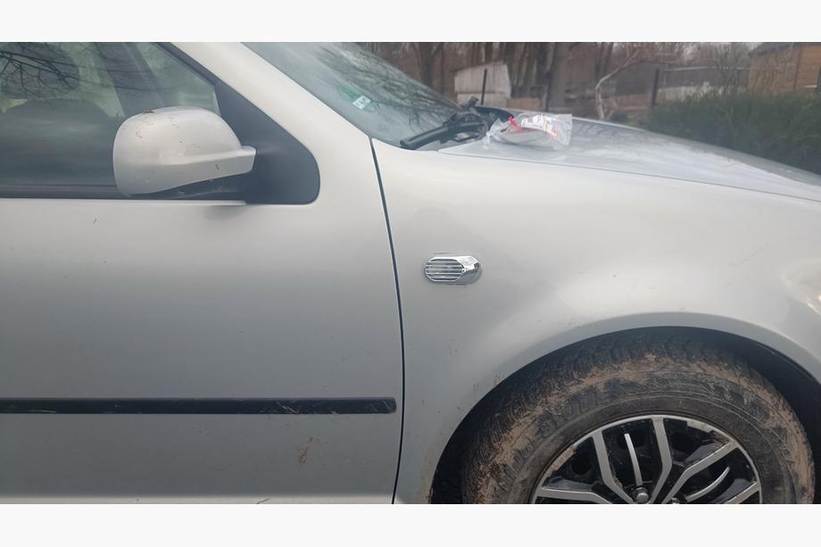 Volkswagen Golf 4 1997–2006 Rooster voor zijknipperlicht ovaal (2 stuks, ABS) Image