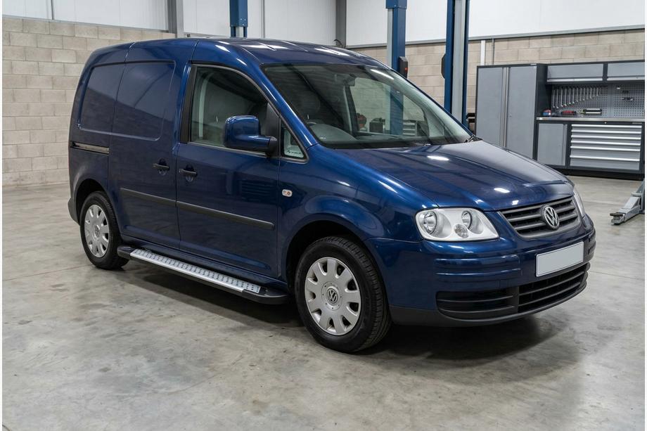 Volkswagen Caddy 2004–2010 Side steps Allmond Grey (set van 2, aluminium) Standaard basis Image