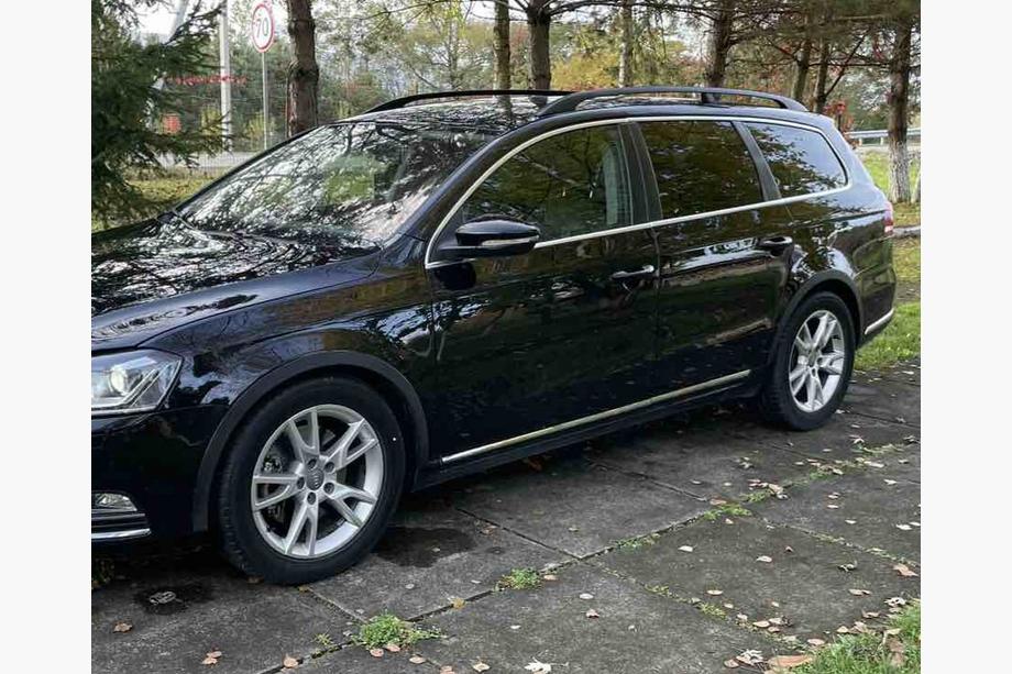 Volkswagen Passat B7 2012–2015 Wielkastverbreders SD/SW (set van 4, zwart, ABS) Image