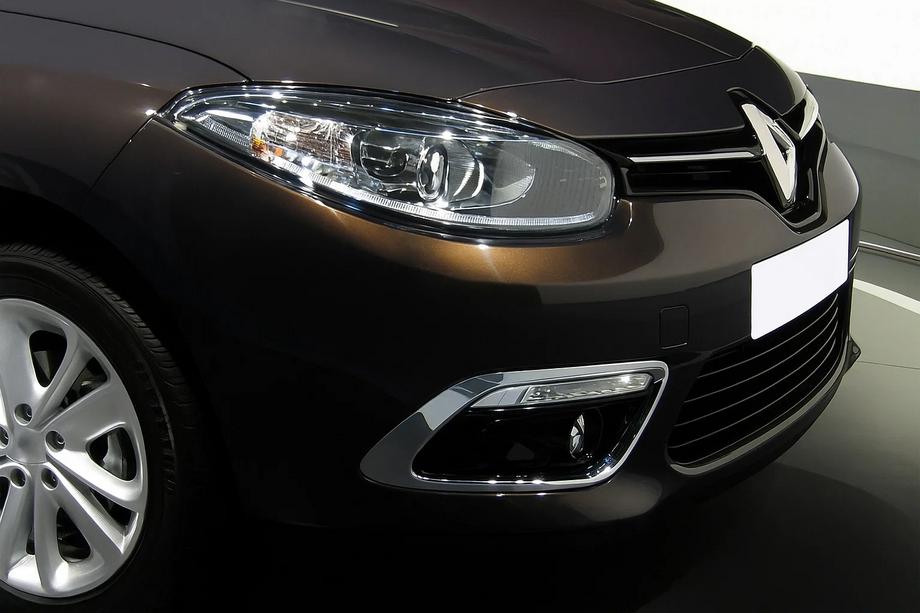 Renault Fluence 2009–2016 RVS sierlijsten voor mistlampen (2013↗, 2 stuks) Image