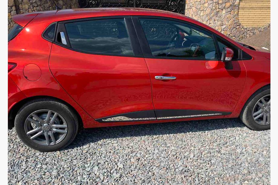 Renault Clio IV 2012–2019 Rechte deurlijsten (4 st., RVS) Zwart chroom Image