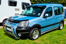 Peugeot Partner 1996–2008 Bullbar WT004 (RVS) foto 1