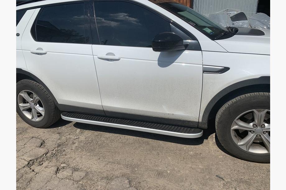 Land Rover Discovery Sport 2014– Side steps Tayga Grey (2 stuks, aluminium) 2014-2019 Foto 3