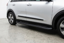Kia Niro 2016–2021 Side steps Tayga Black (2 stuks, aluminium) foto 1