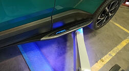 Toyota C-HR 2016–2023 Originele V2 side steps (set van 2, aluminium) foto 1