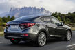 Gefacelifte versie van de Mazda 3 sedan foto 2