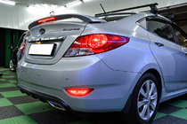 Hyundai Accent 2011–2017 Spoiler Niken V2 (spuitklaar) foto 3