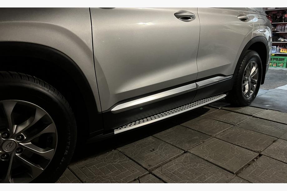 Hyundai Santa Fe 4 2018–2023 Zijsteps V1-A (set van 2) Foto 1