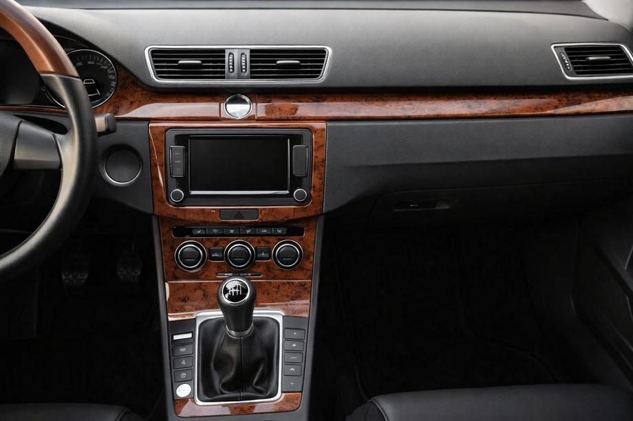 Volkswagen Passat B7 2012–2015 Dashboard sierlijsten Carbonlook Image