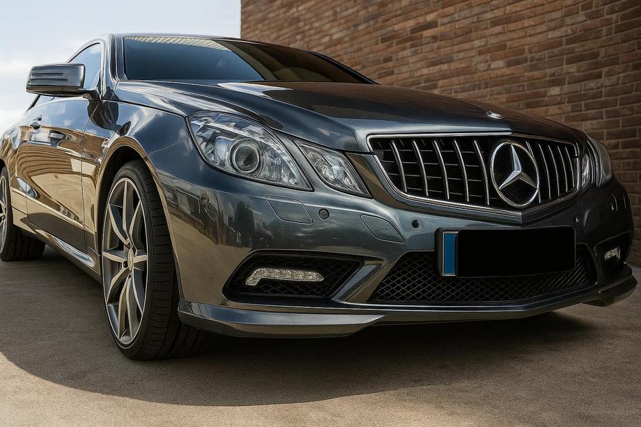 Mercedes E-Klasse Coupé C207 2010–2017 Voorgrille (2009-2013, GT Panamericana) Image