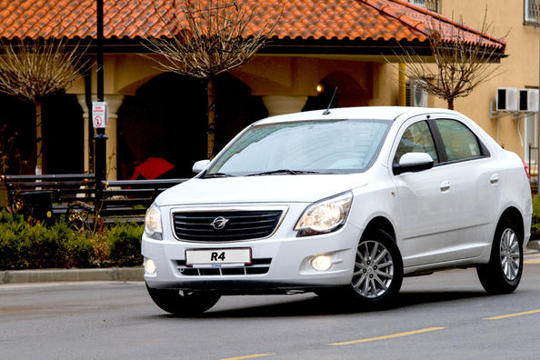 Review van de Ravon R4 sedan