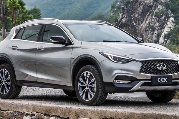 Review van de compacte crossover Infiniti QX30
