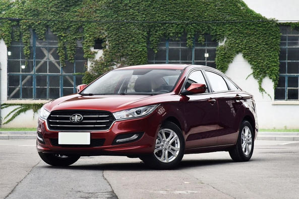 Tweede test van de tweede generatie FAW Besturn B50 sedan
