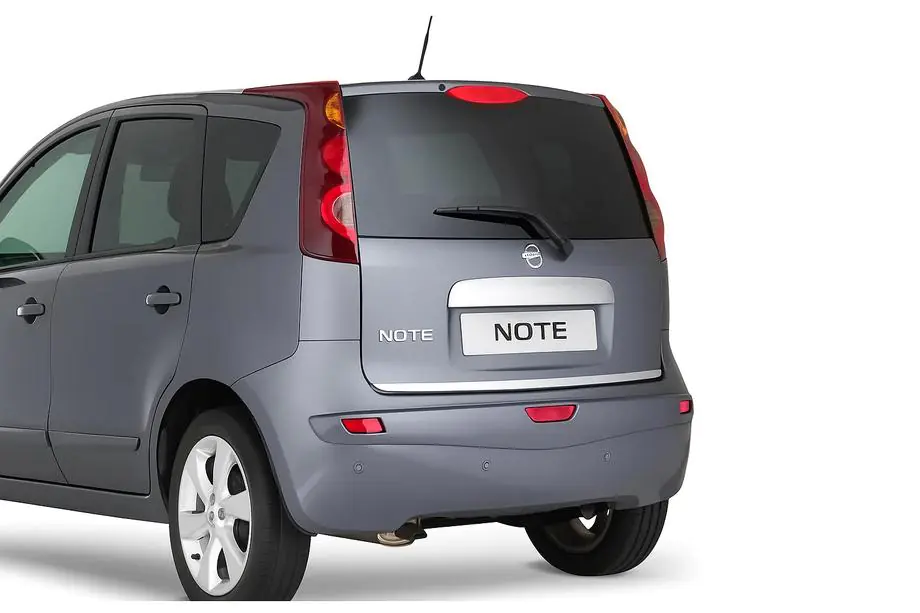 Nissan Note 2004–2012 RVS kofferbakrand Foto 3