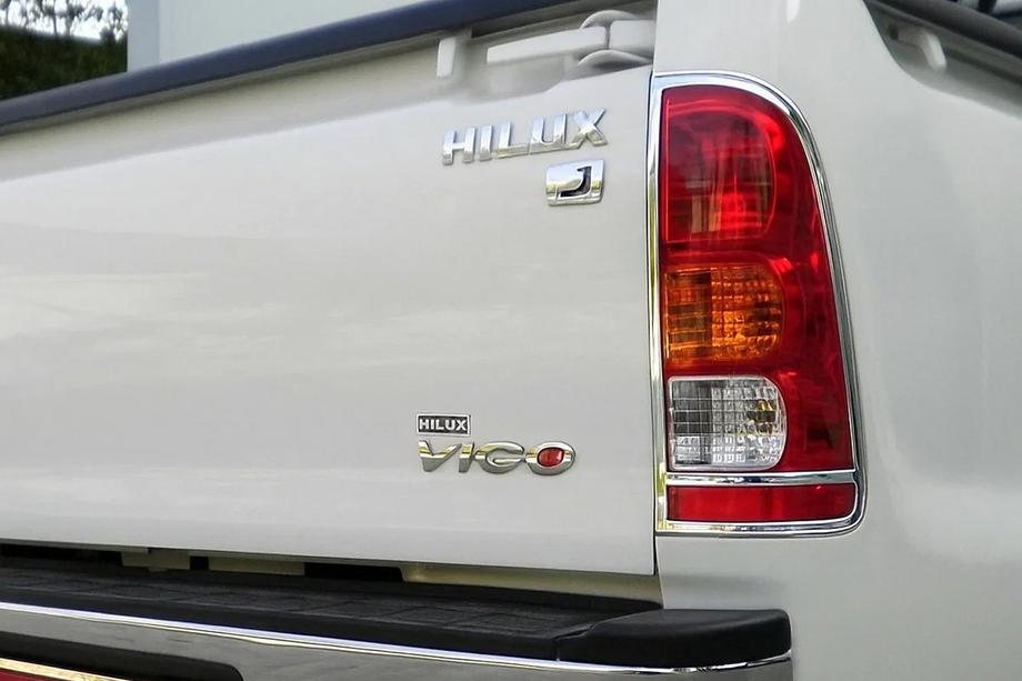 Toyota Hilux 2006–2015 Chroom achterlichtcovers 2004-2008 (2 stuks, kunststof) Image