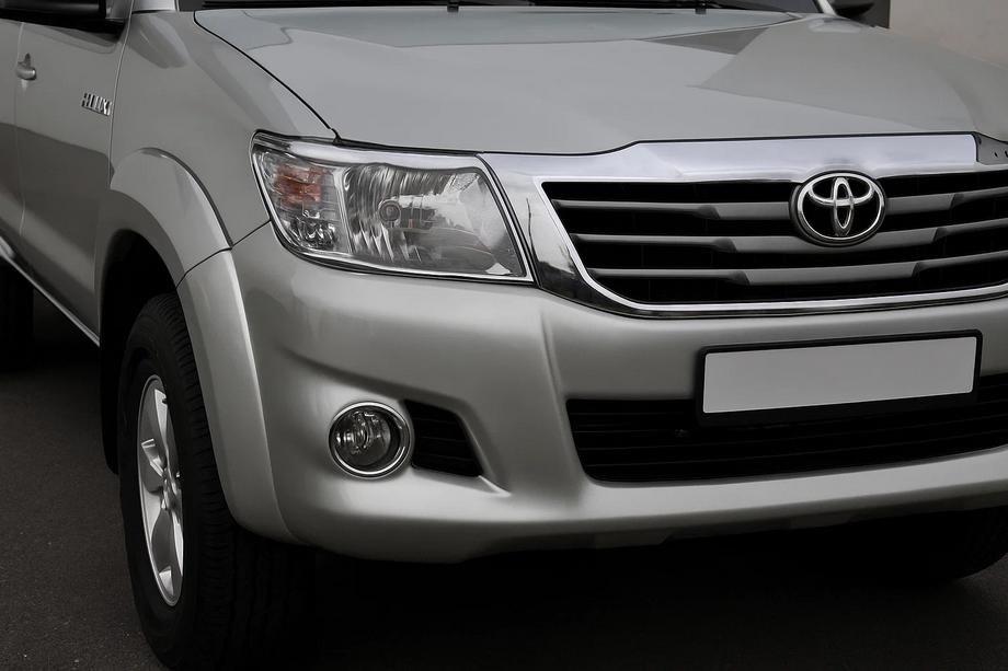 Toyota Hilux 2006–2015 Koplamp sierlijsten (2 st., kunststof) Image