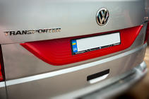 Volkswagen T6 2015–2024 Kunststof sierlijst voor kofferklep foto 2