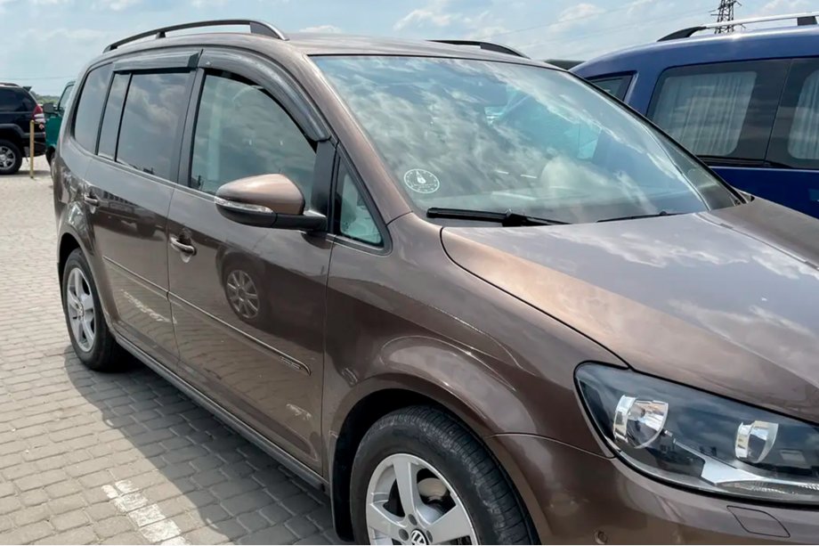 Volkswagen Touran 2010–2015 Raamdeflectoren (4 stuks, HIC) Image