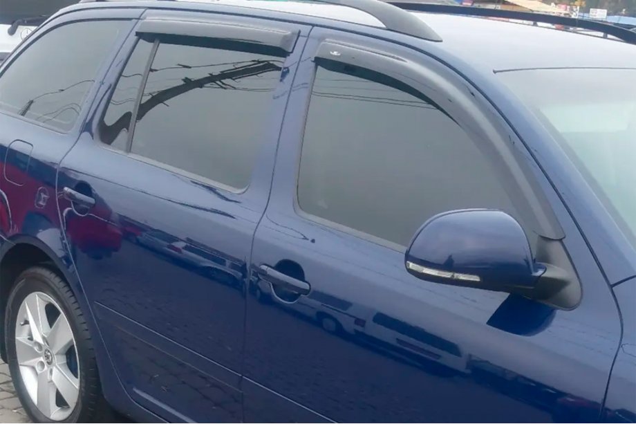 Skoda Octavia II A5 2006–2010 Raamdeflectoren SW (4 stuks, HIC) Image