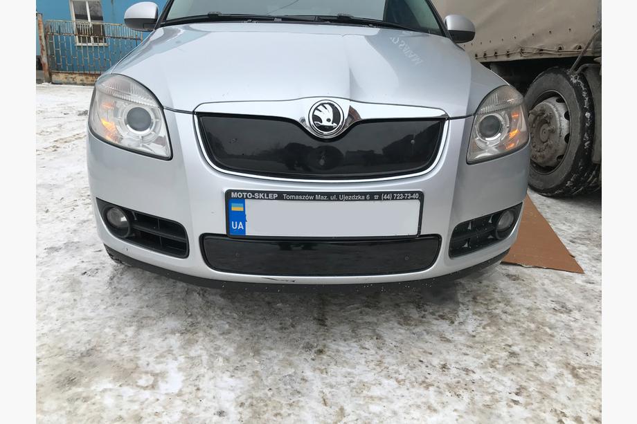 Skoda Fabia 2007–2014 Winterafdekking voor radiatorrooster (2007-2010, bovenste) Mat Foto 4