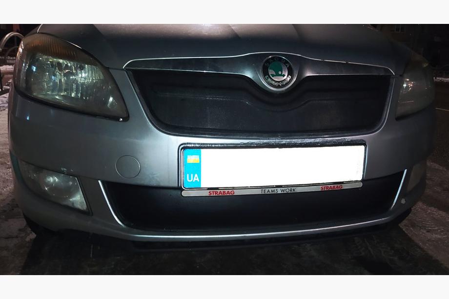 Skoda Fabia 2007–2014 Winterafdekking voor grille (2011-2014, bovenste) Foto 2
