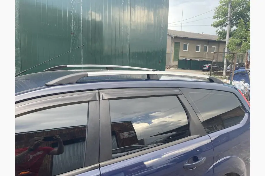 Ford Focus II 2008–2011 Aluminium dakrails (Caravan, chroom) Image