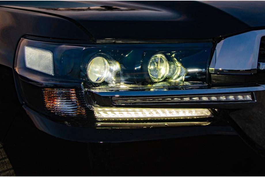Toyota Land Cruiser 200 2007–2021 Koplampen voorzijde 2016+ (Executive) Rechts (1 st.) Foto 7