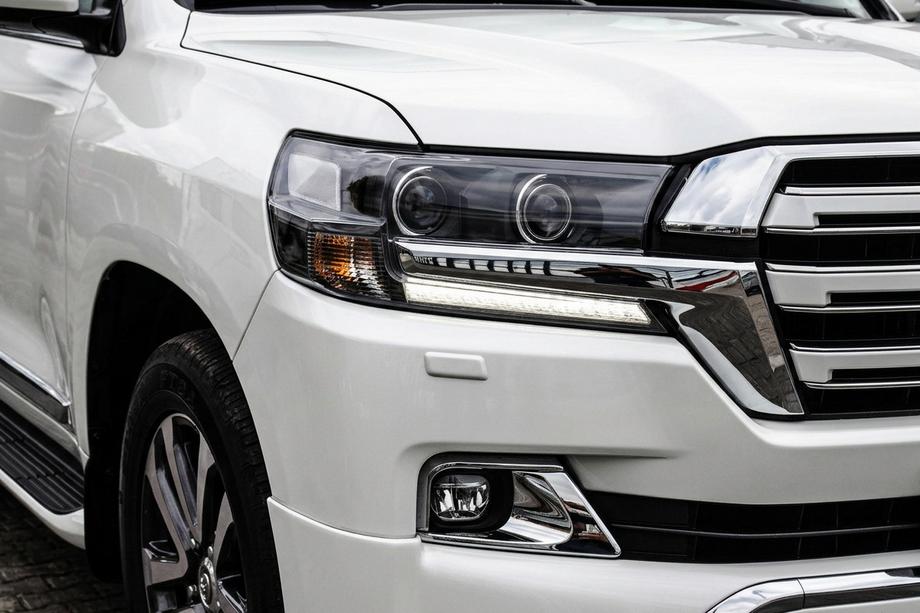 Toyota Land Cruiser 200 2007–2021 Koplampen voorzijde 2016+ (Executive) Image