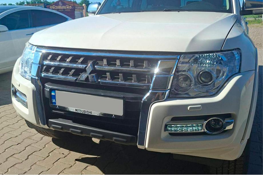 Mitsubishi Pajero Wagon IV 2006–2021 Restyling kit (voorbumper) Foto 11