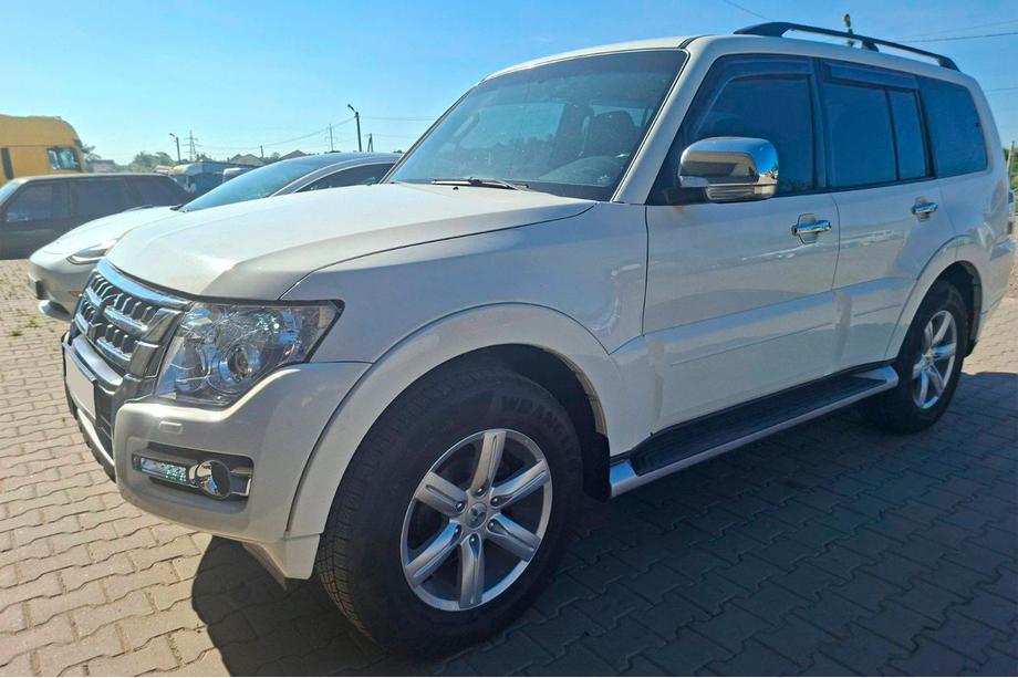 Mitsubishi Pajero Wagon IV 2006–2021 Restyling kit (voorbumper) Foto 12