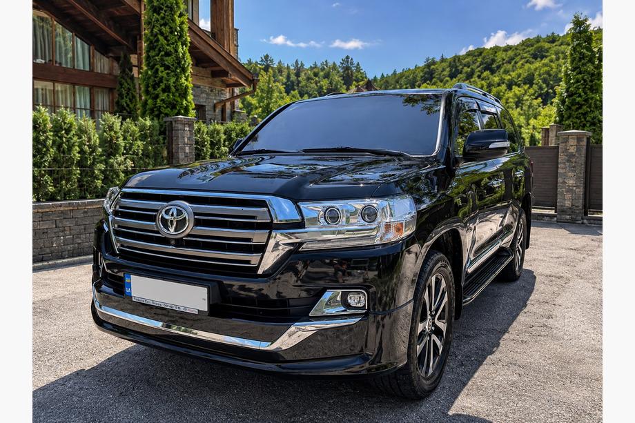 Toyota Land Cruiser 200 2007–2021 Bodykit set 2016-2021 (Executive 2019) Witte kleur Foto 5