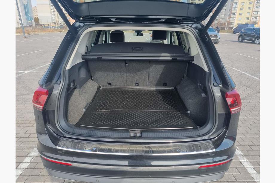 Volkswagen Tiguan 2016–2023 Achterbumper beschermplaat (Carmos, RVS) Image