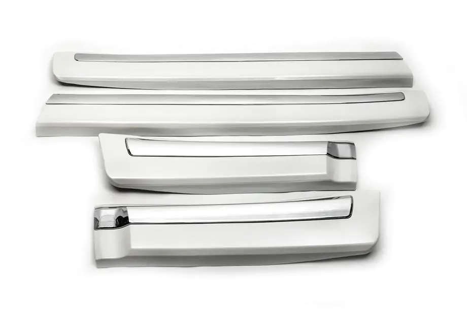Toyota Land Cruiser 200 2007–2021 Set deurstrips (2008-2016) Foto 4