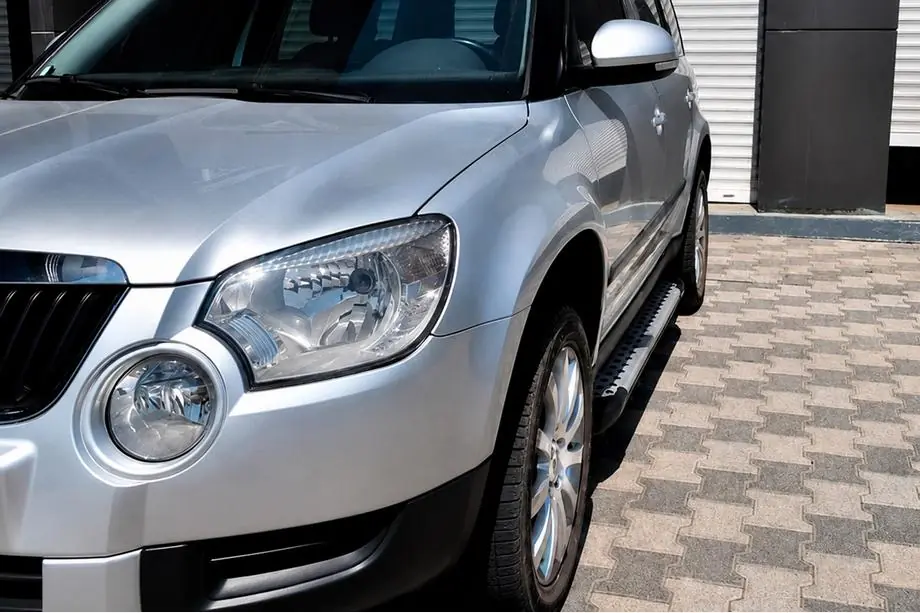 Skoda Yeti 2009–2017 Side steps Allmond Grey (set van 2, aluminium) Image