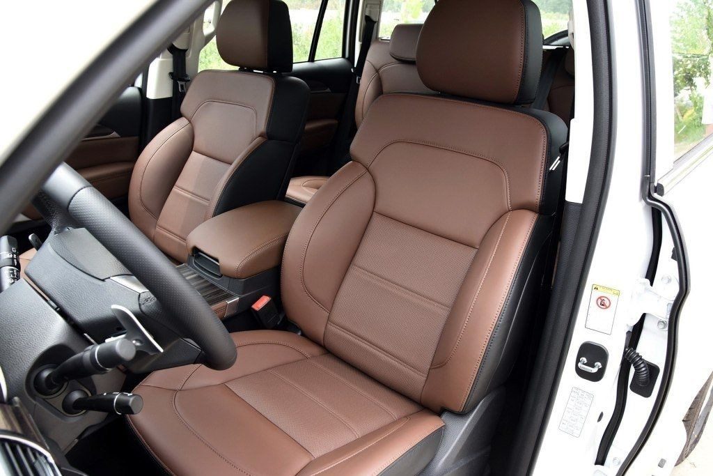 Zevenzits body-on-frame SUV Haval H9
