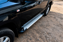 Volkswagen Amarok 2010–2022 Side steps Allmond Grey (set van 2, aluminium) foto 1